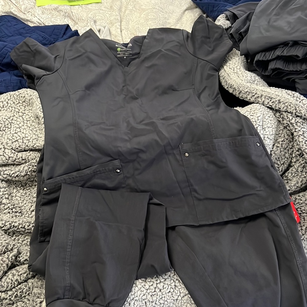 Scrub set size medium joggers and shirt